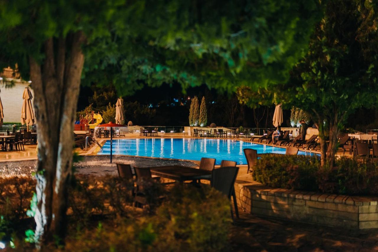 Ashur Hotel Dukhan Екстериор снимка
