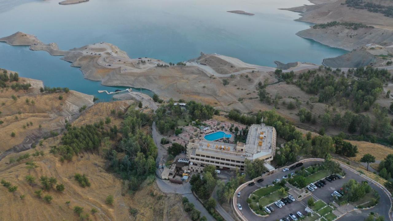 Ashur Hotel Dukhan Екстериор снимка