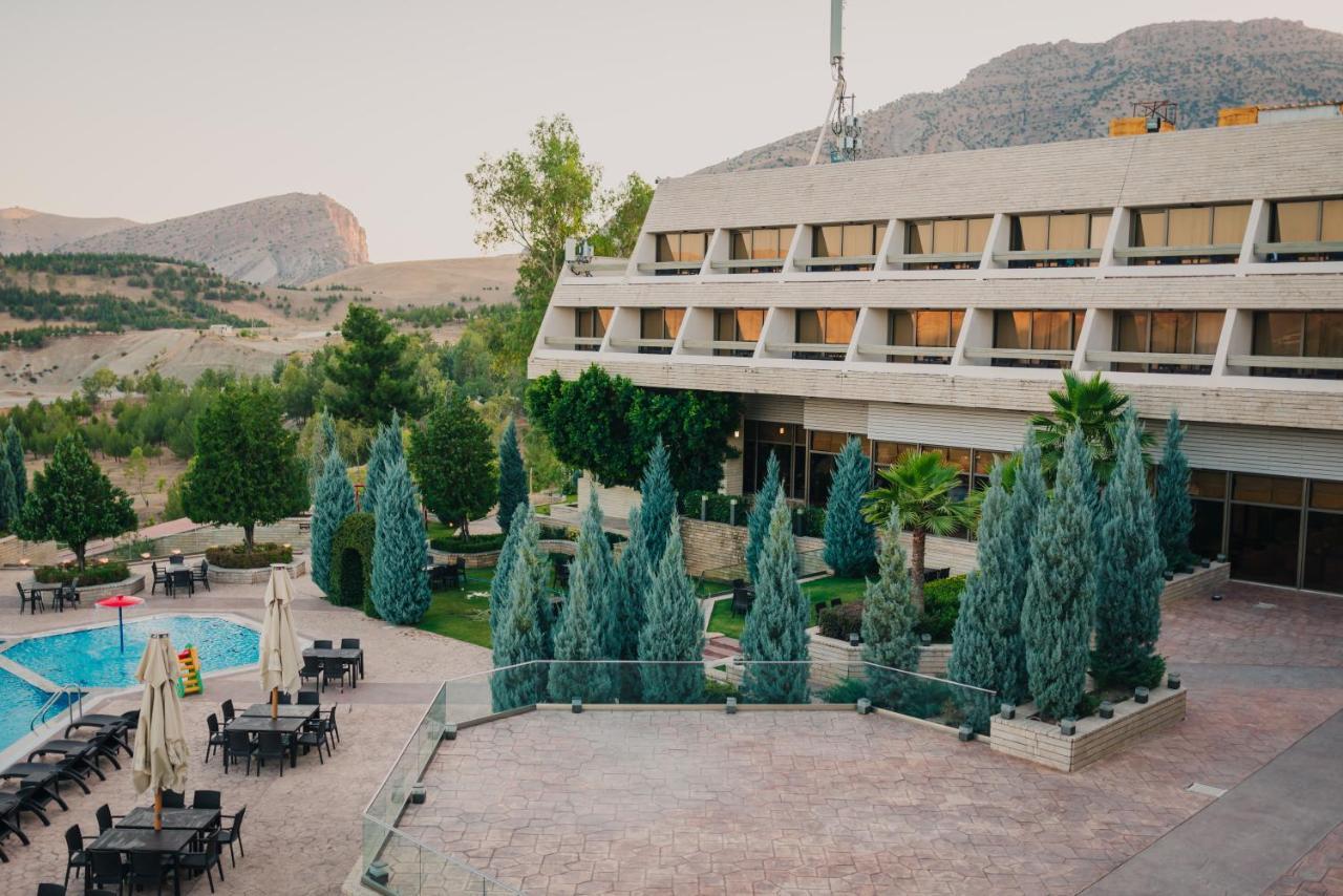 Ashur Hotel Dukhan Екстериор снимка
