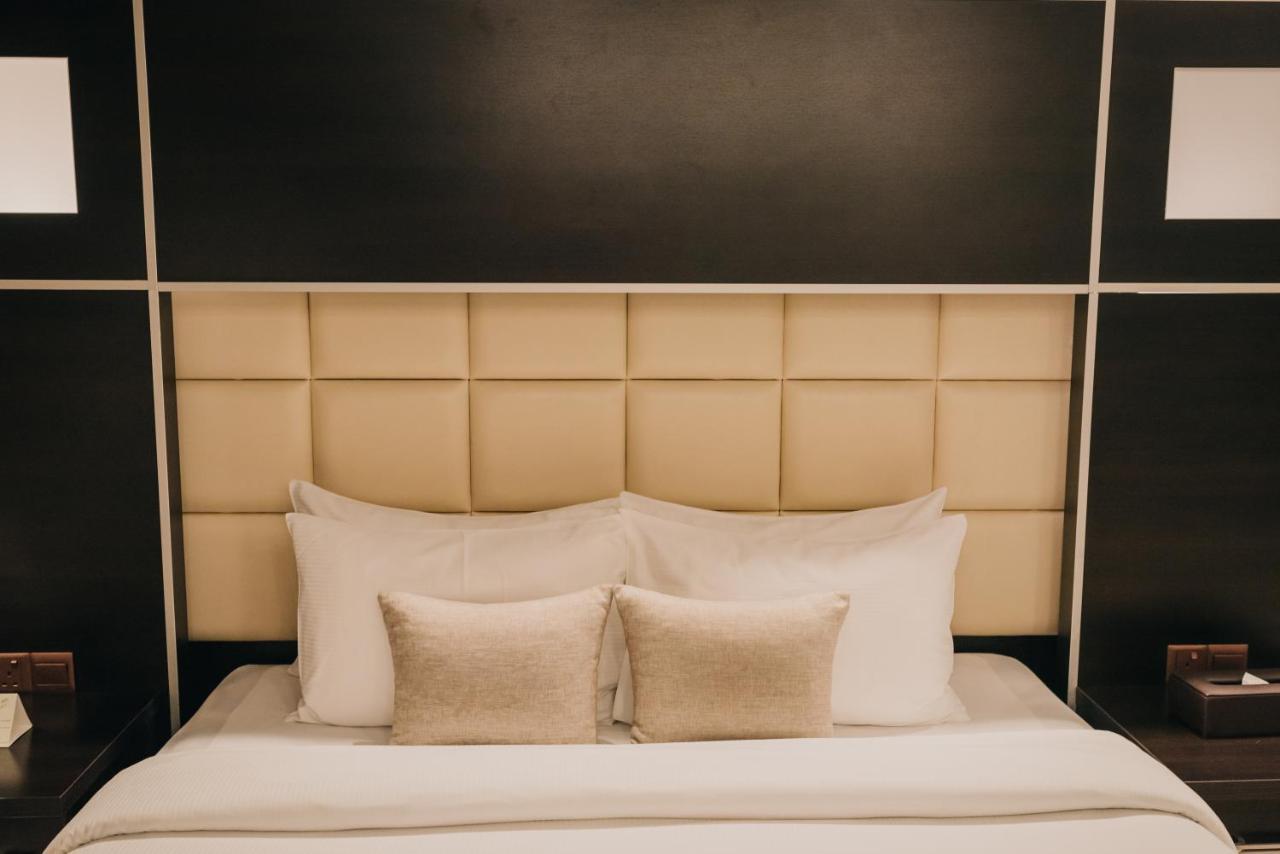 Ashur Hotel Dukhan Екстериор снимка