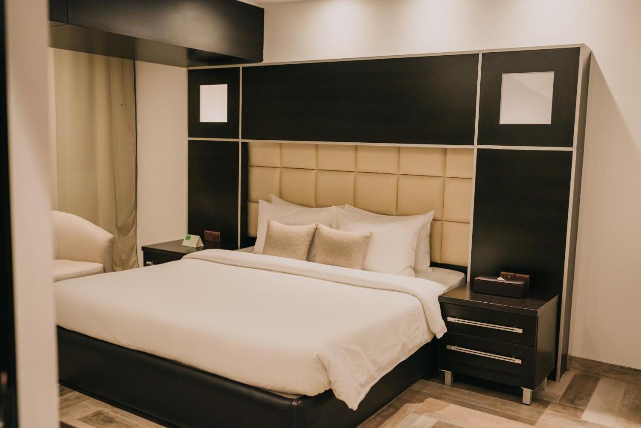 Ashur Hotel Dukhan Екстериор снимка