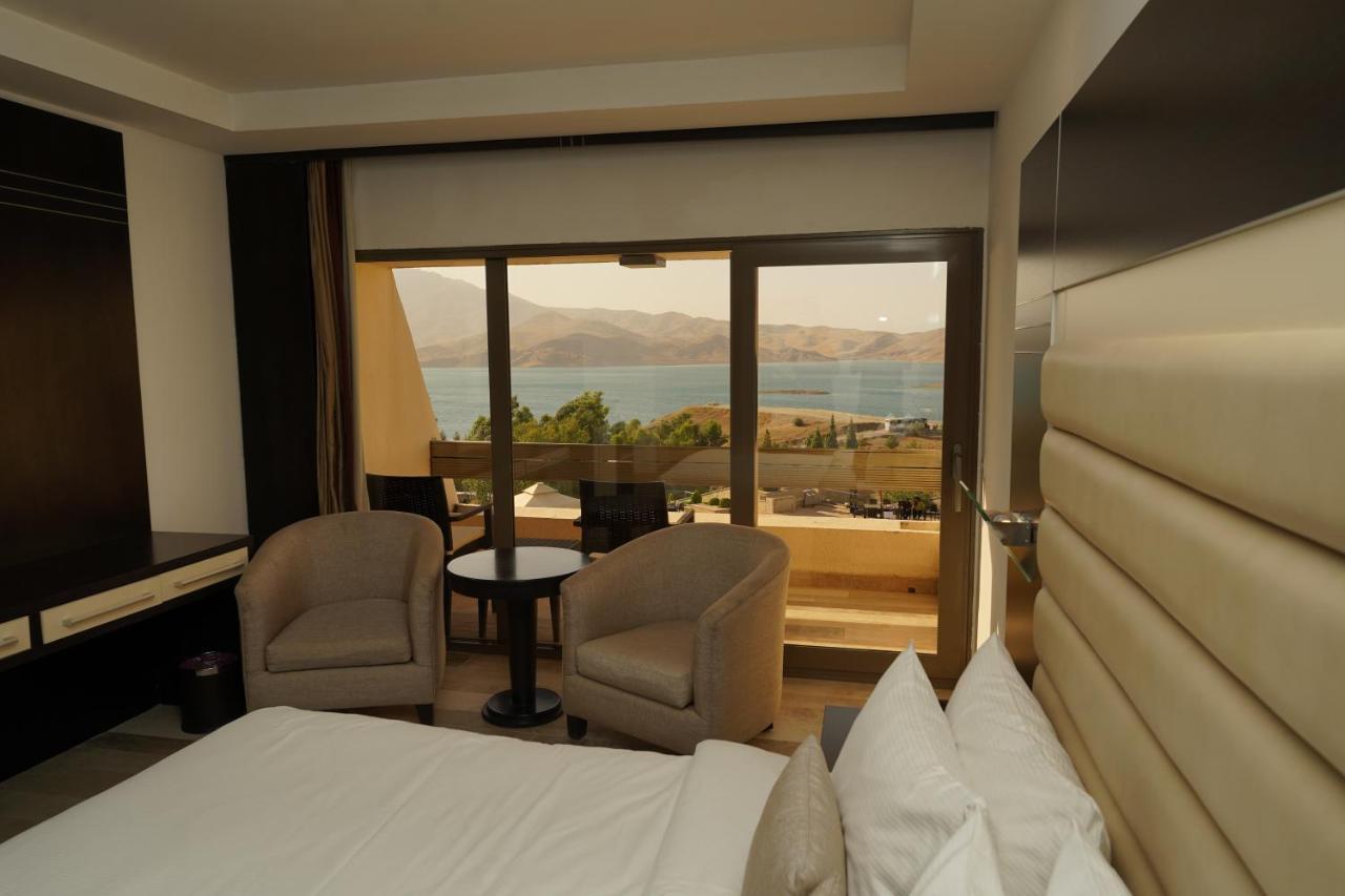 Ashur Hotel Dukhan Екстериор снимка
