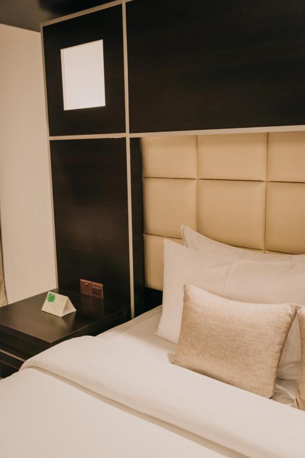 Ashur Hotel Dukhan Екстериор снимка