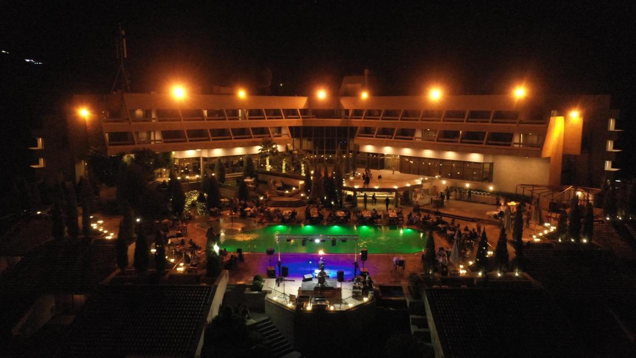 Ashur Hotel Dukhan Екстериор снимка