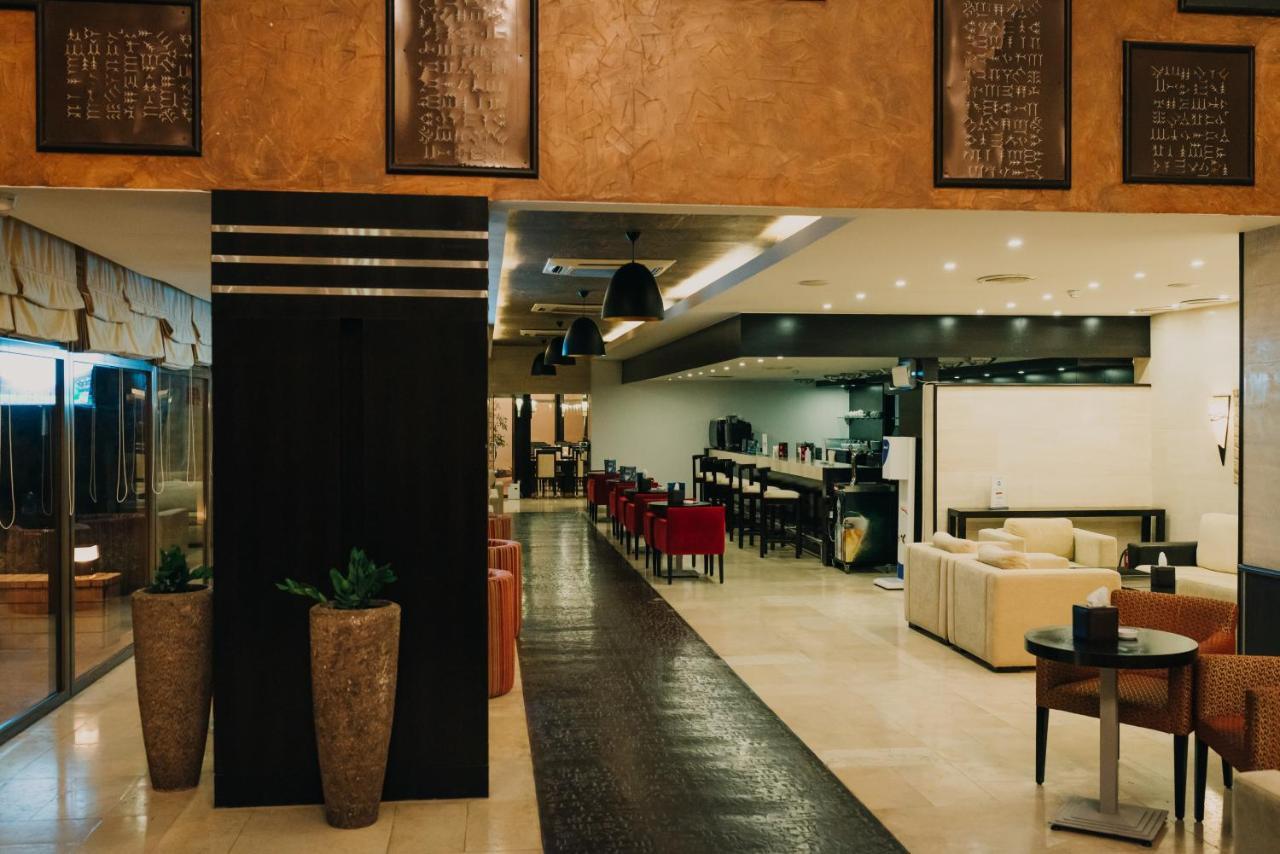Ashur Hotel Dukhan Екстериор снимка