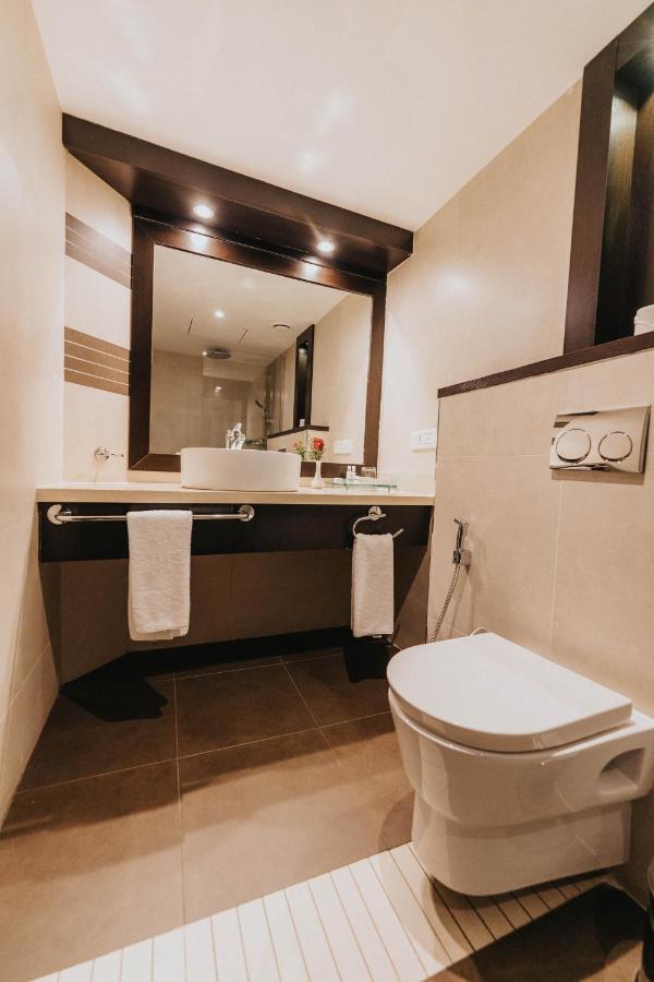 Ashur Hotel Dukhan Екстериор снимка