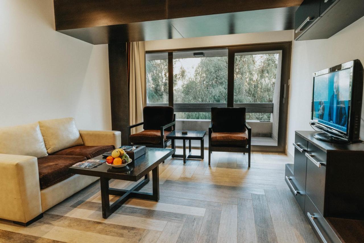 Ashur Hotel Dukhan Екстериор снимка