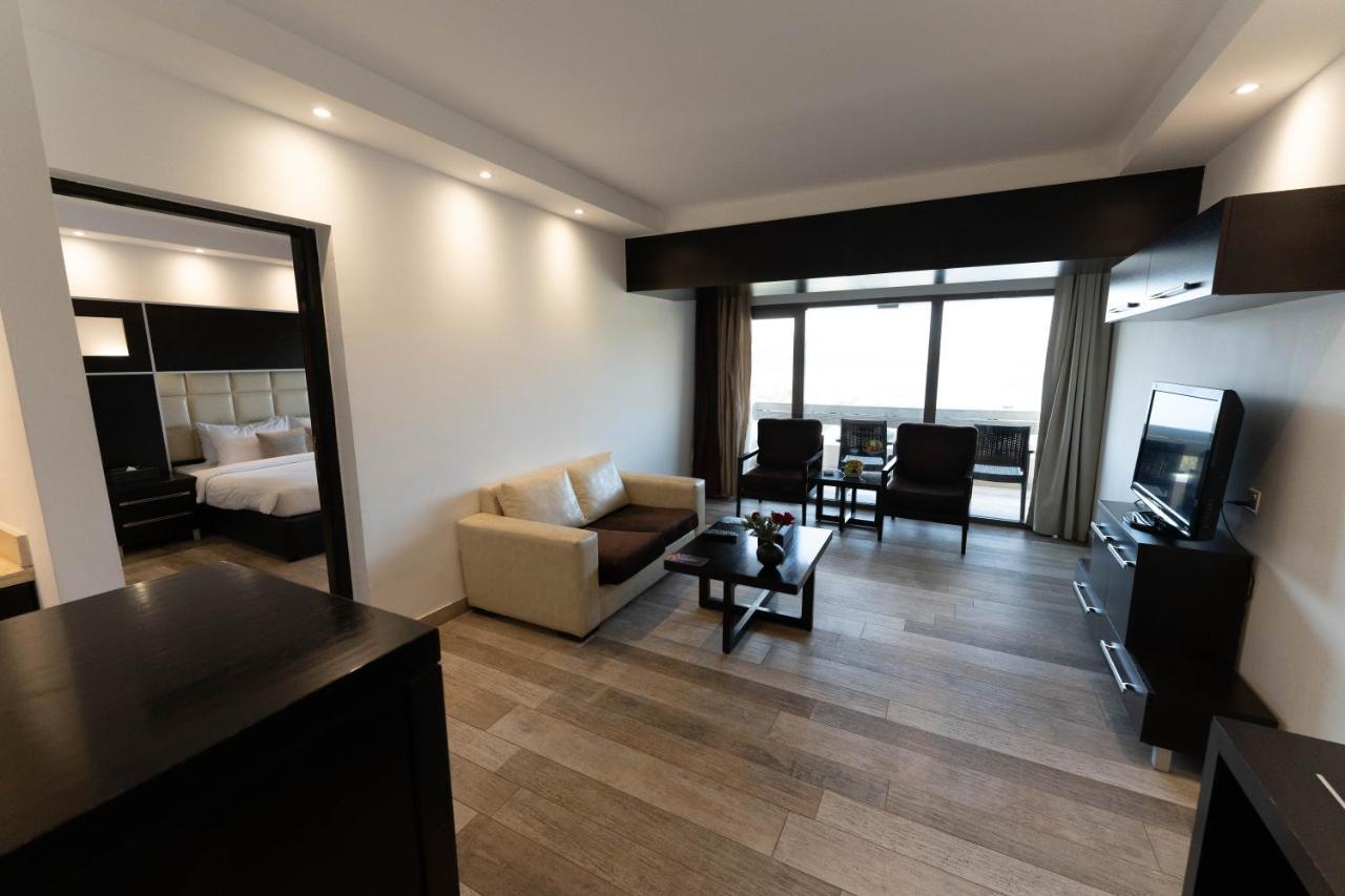 Ashur Hotel Dukhan Екстериор снимка