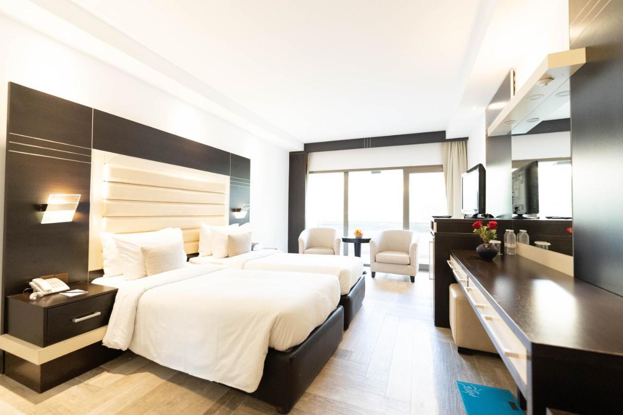 Ashur Hotel Dukhan Екстериор снимка