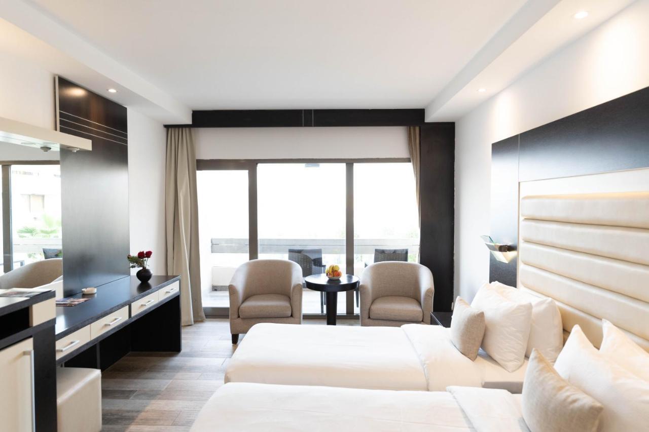 Ashur Hotel Dukhan Екстериор снимка